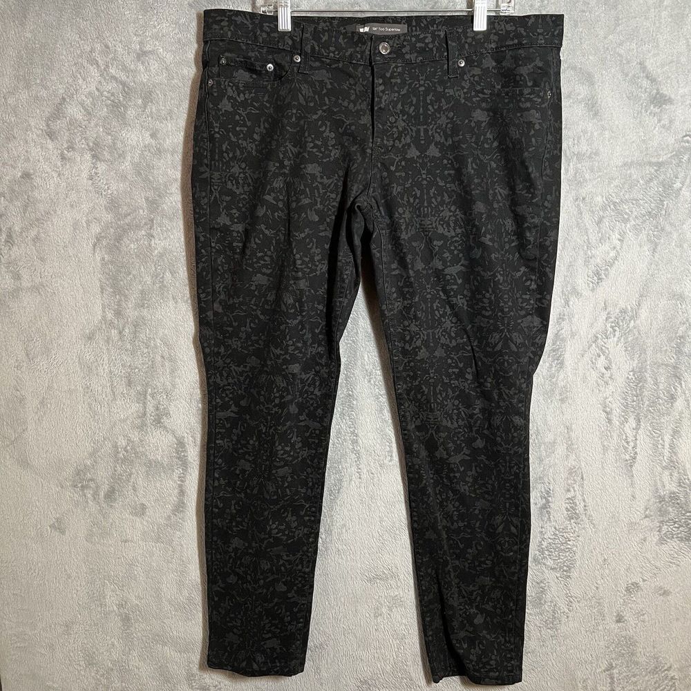 Levi's 524 Too Super Low Women's Jeans‎ Black Geometric Denim READ For Size